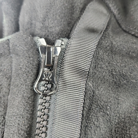 Lululemon Moto Fleece jacket size 6 in EUC - Picture 11 of 16